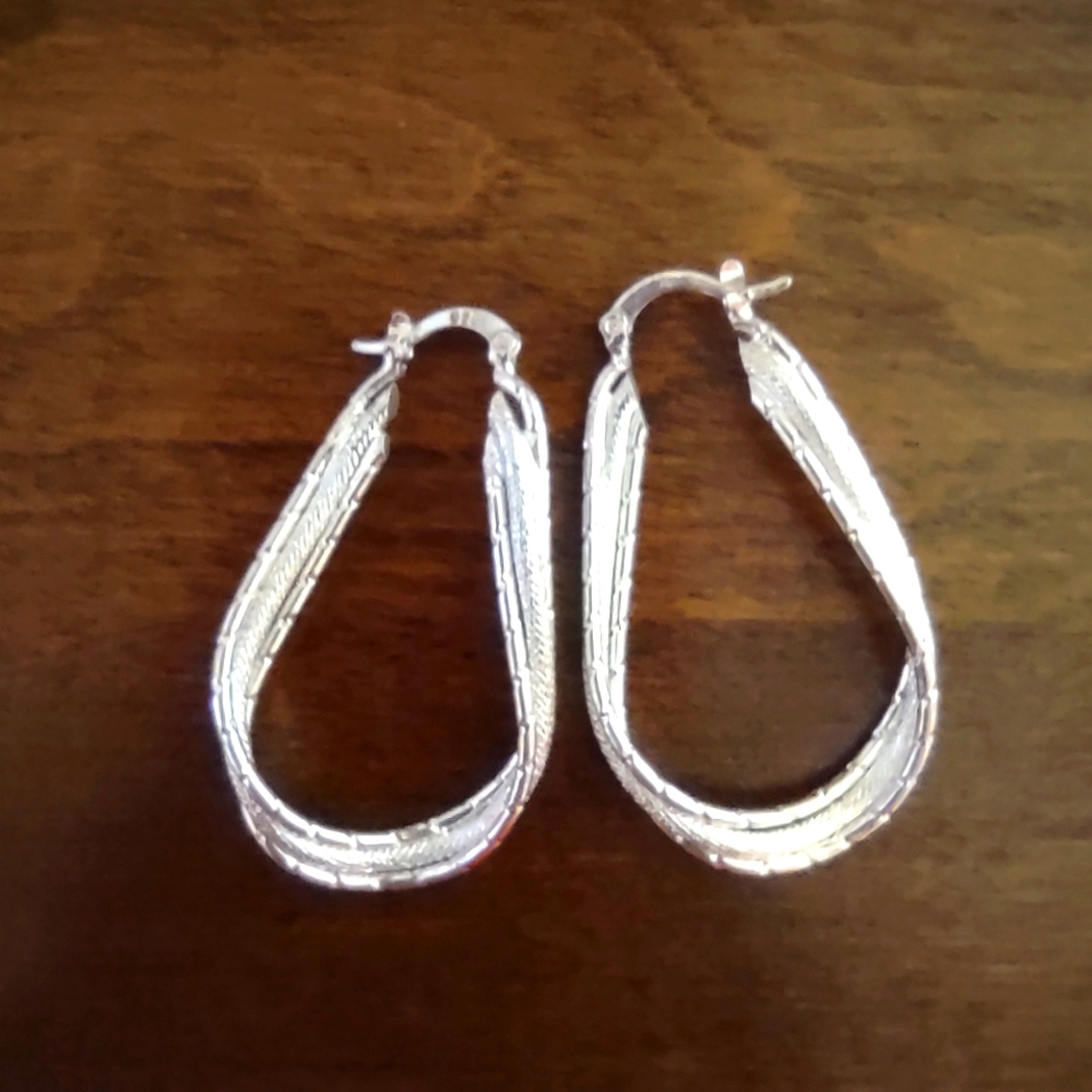 Elegant 925 Silver Hoop Earrings